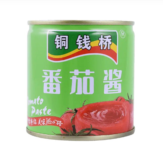 Как упаковка консервированной томатной пасты сохраняет свежесть и качество с течением времени?